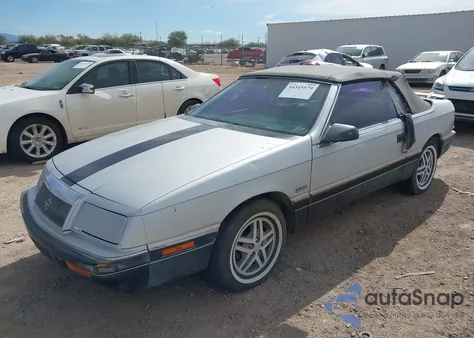 1988 Chrysler Lebaron z USA, uszkodzony, nr VIN 1C3BJ45E5JG339979